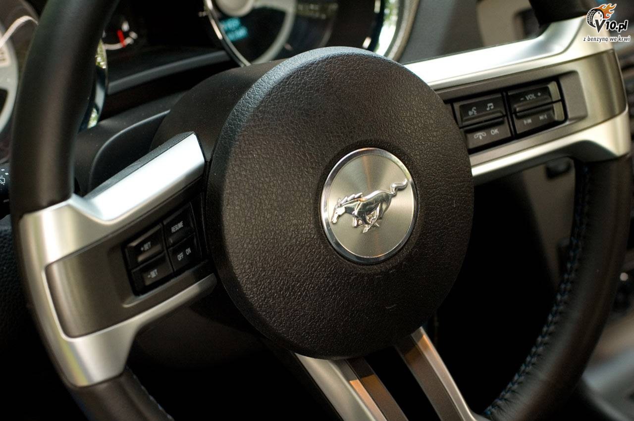 Ford Mustang GT kabriolet - model 2011