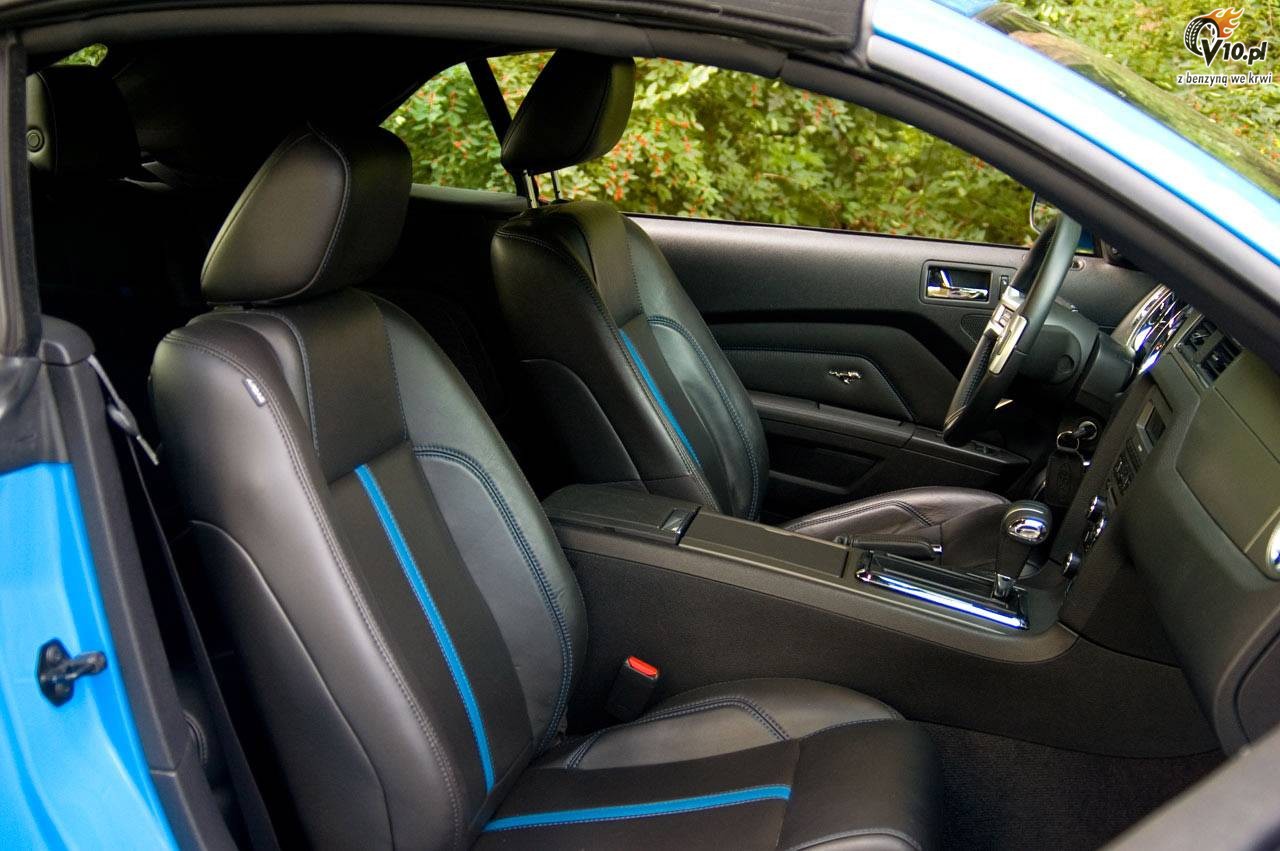 Ford Mustang GT kabriolet - model 2011