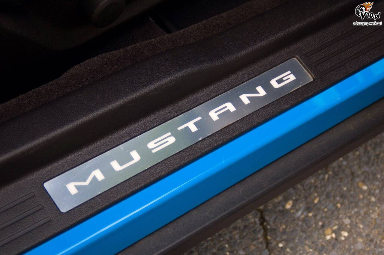 Ford Mustang GT kabriolet - model 2011