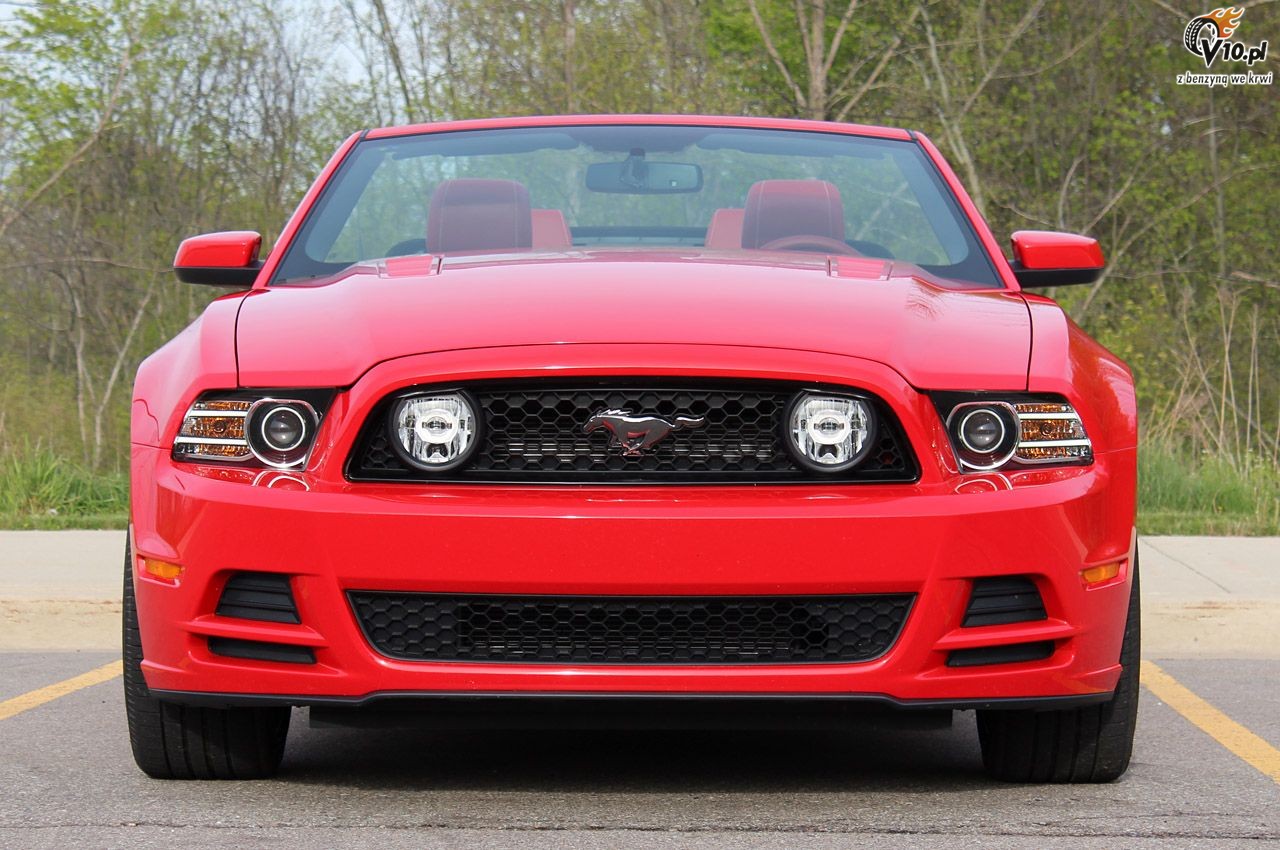 Ford Mustang GT Convertible model na rok 2013