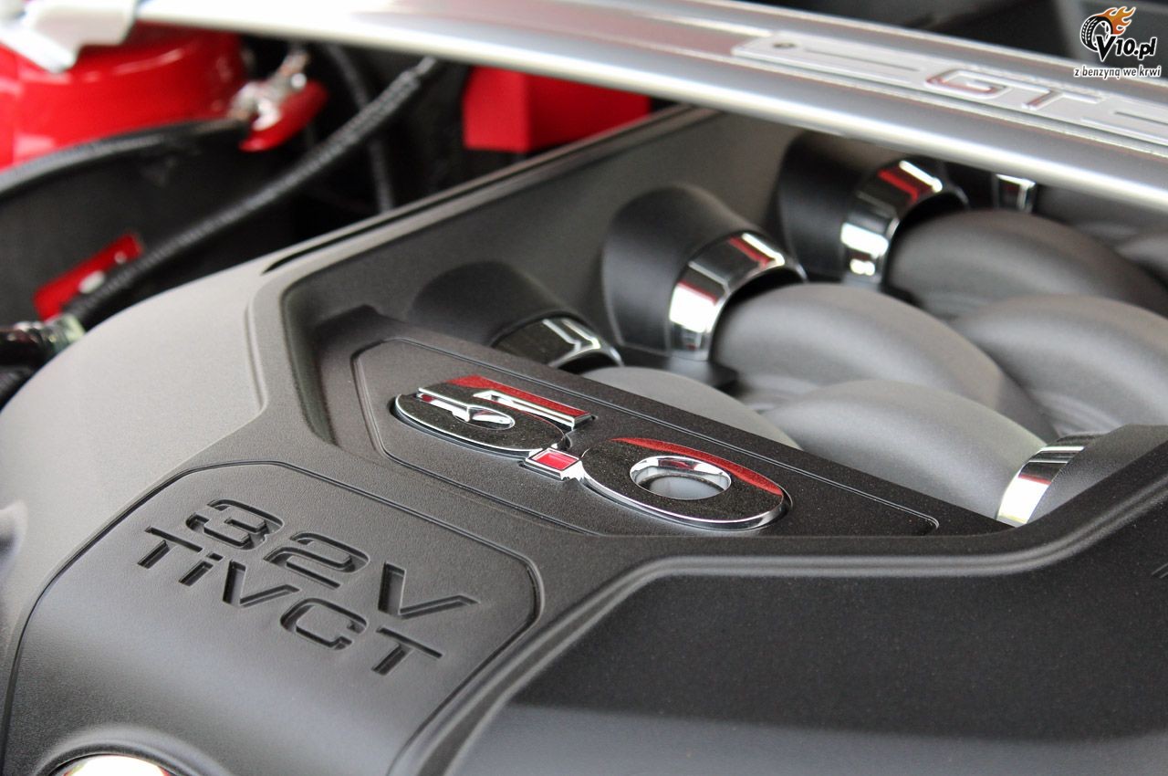 Ford Mustang GT Convertible model na rok 2013