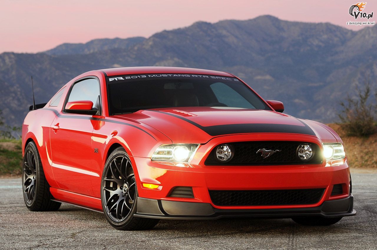 Ford Mustang RTR model na rok 2013