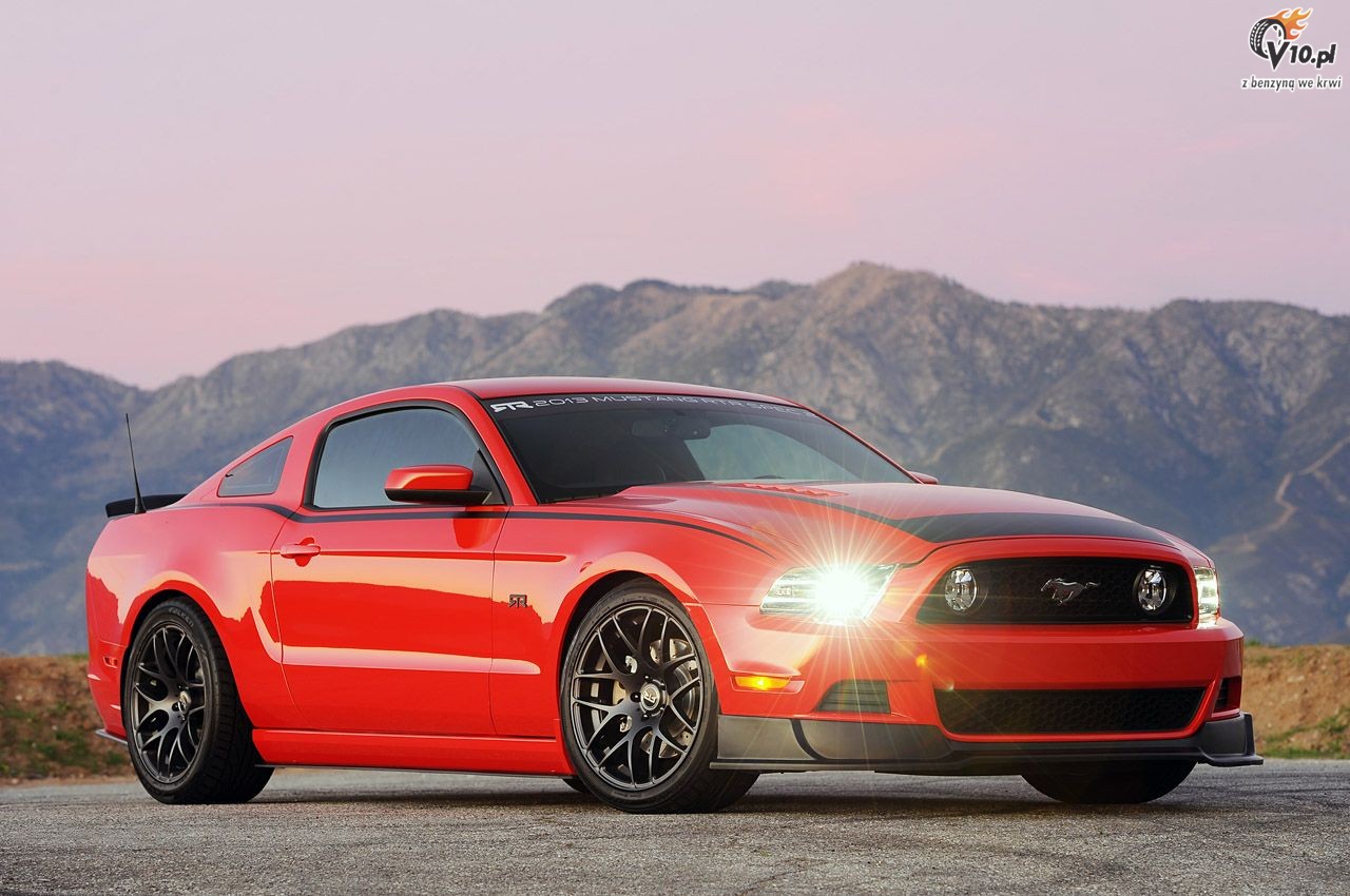 Ford Mustang RTR model na rok 2013
