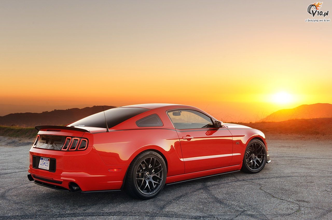 Ford Mustang RTR model na rok 2013