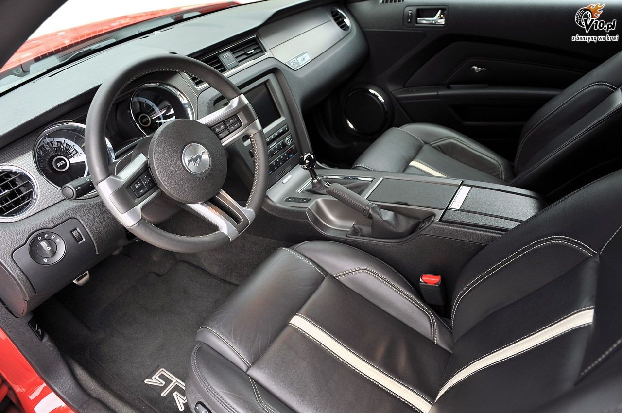 Ford Mustang RTR model na rok 2013