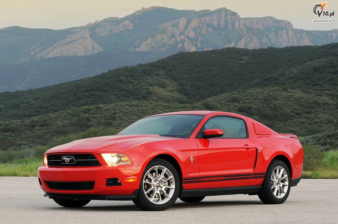 Ford Mustang V6 vs Chevrolet Camaro V6