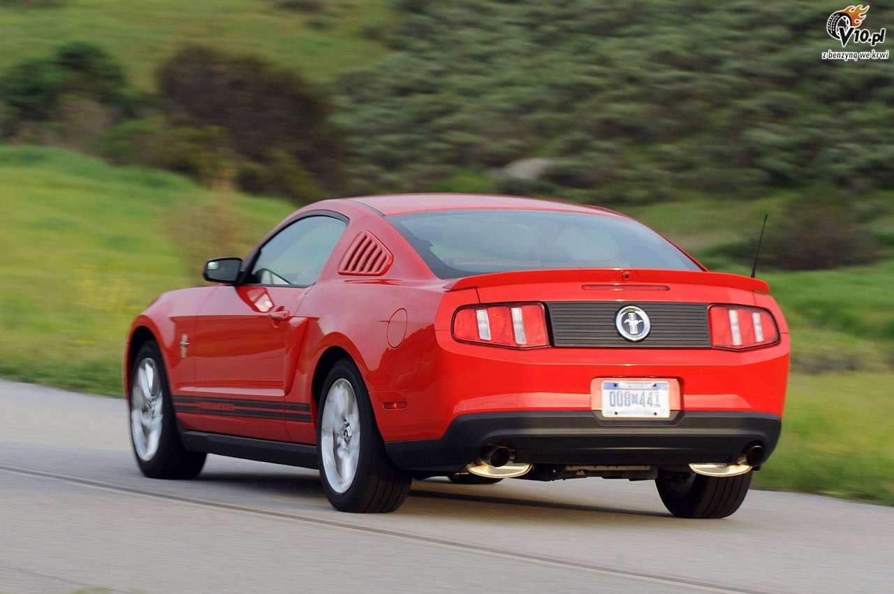 Ford Mustang V6 model 2011