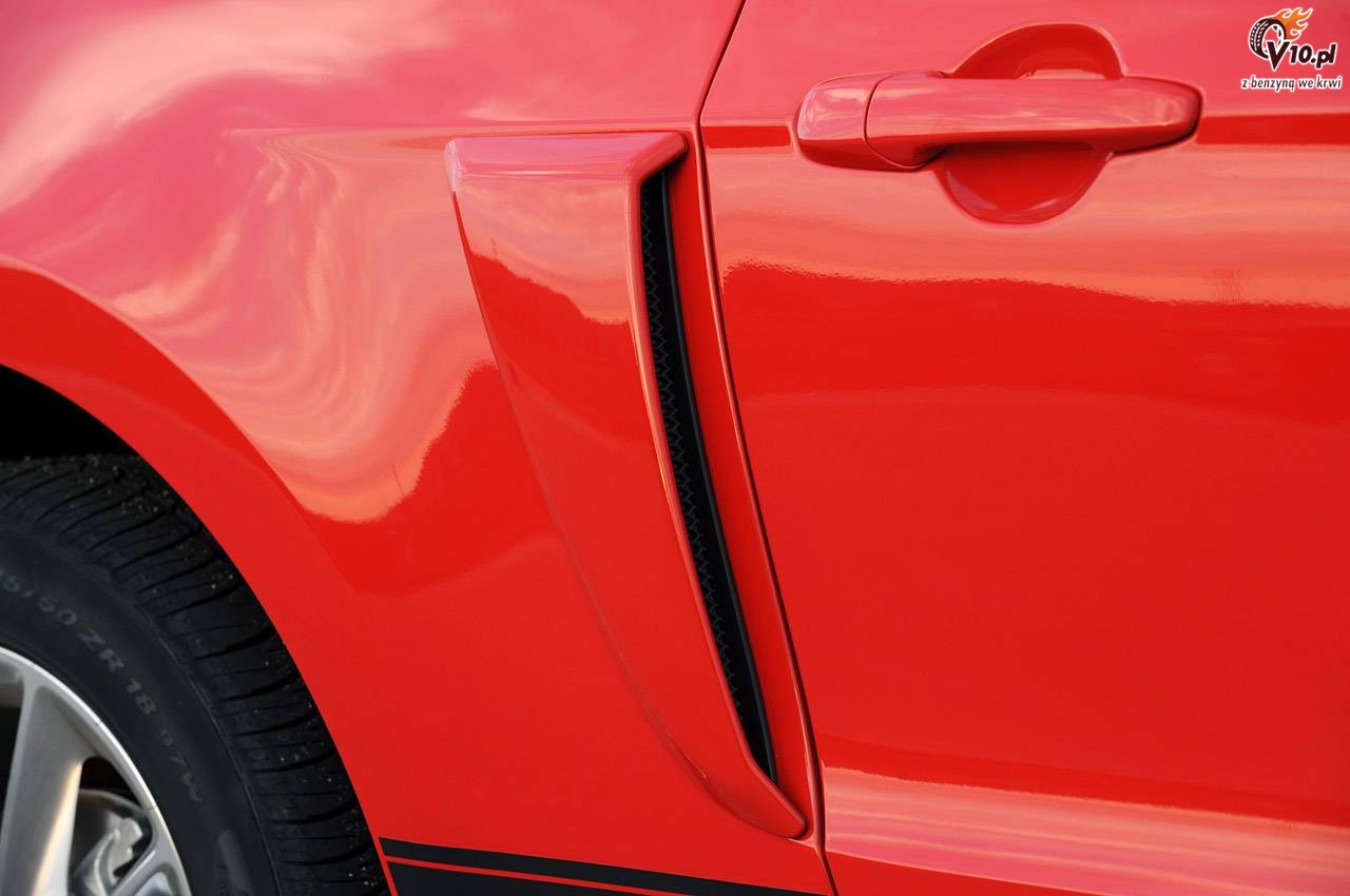 Ford Mustang V6 model 2011