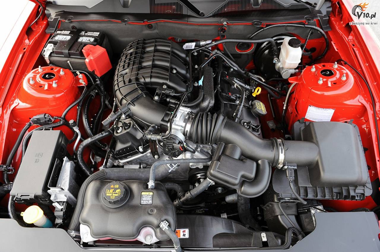 Ford Mustang V6 model 2011
