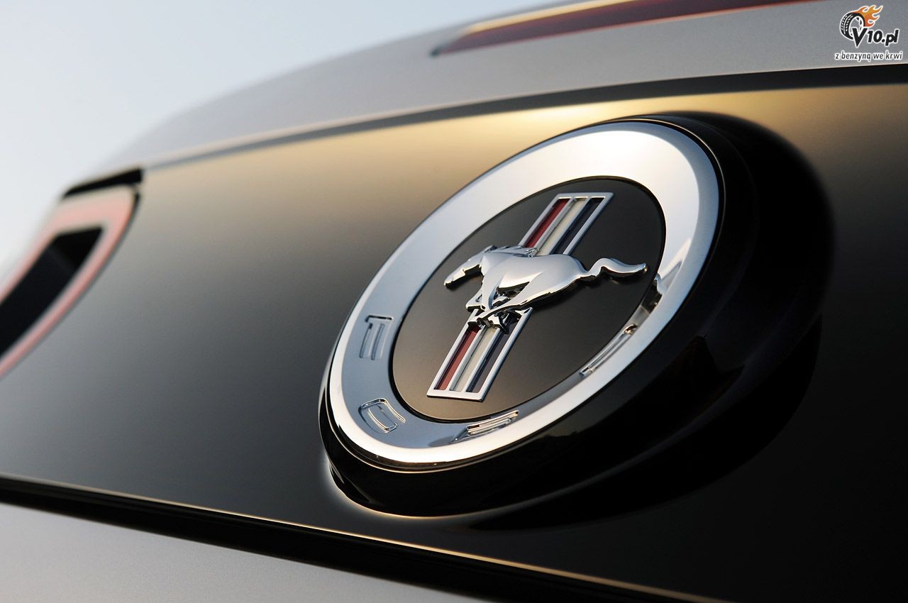 Ford Mustang V6 model na rok 2013