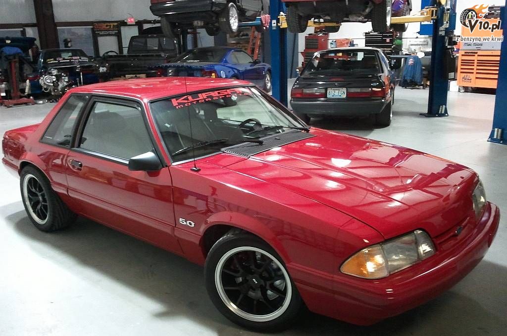 Mustang Fox z silnikiem 5.0 Coyote