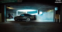 Ford Mustang i deskorolka