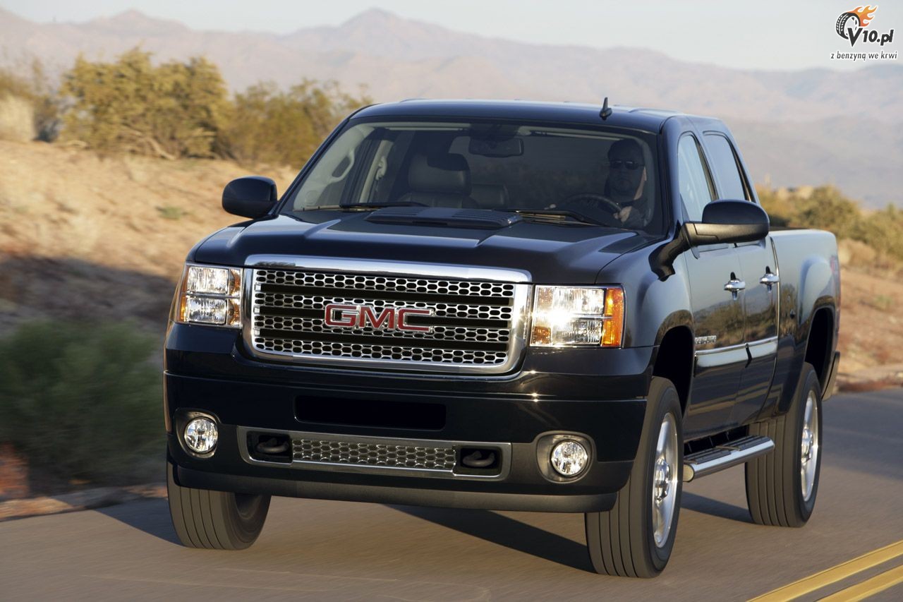 GMC Sierra Denali HD model 2011