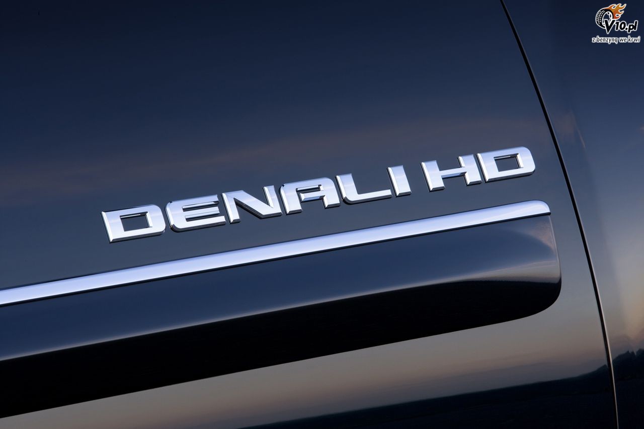 GMC Sierra Denali HD model 2011