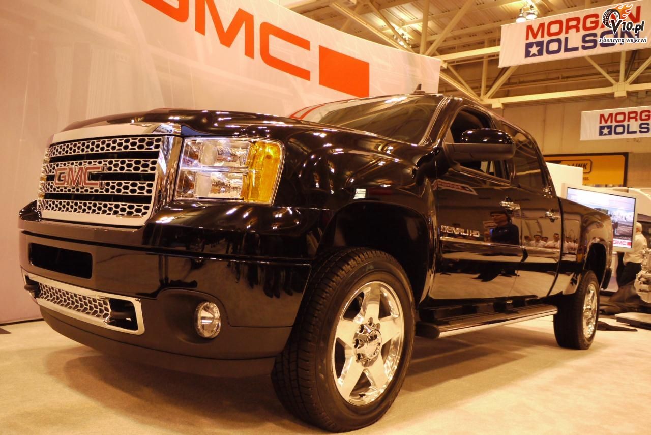 GMC Sierra Denali HD model 2011
