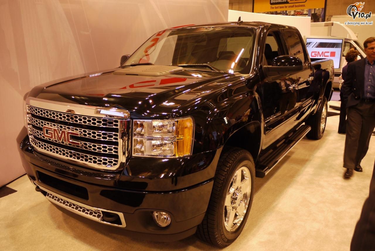 GMC Sierra Denali HD model 2011