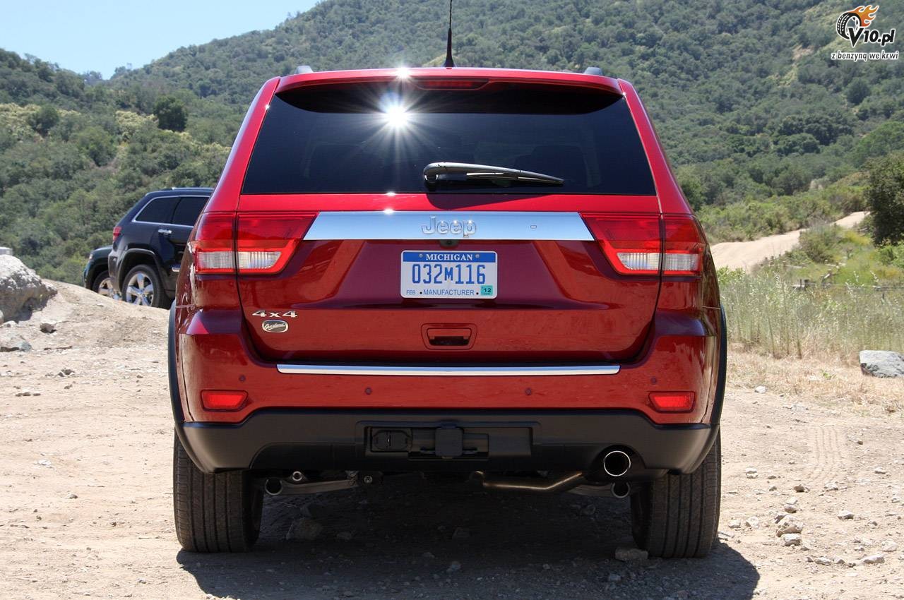 Jeep Grand Cherokee Overland model 2011