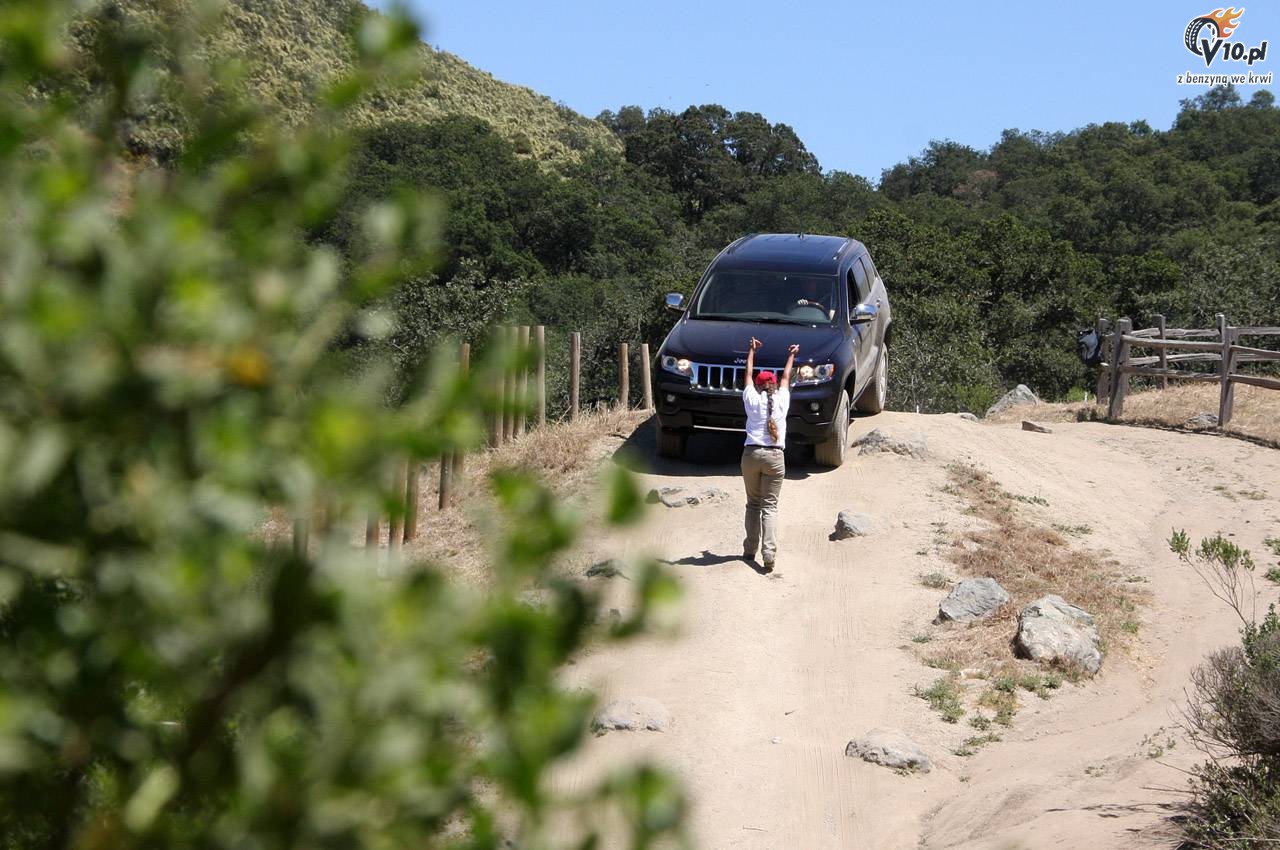 Jeep Grand Cherokee Overland model 2011