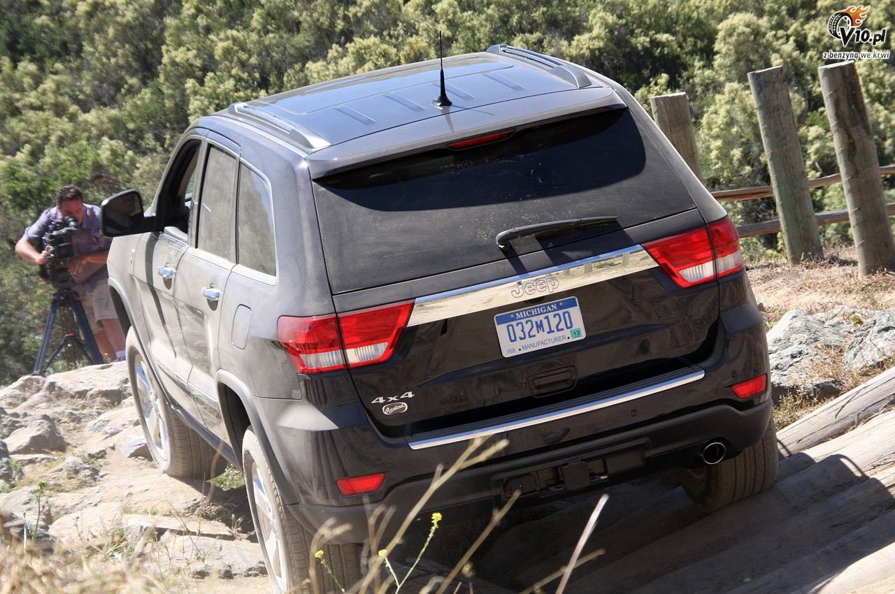 Jeep Grand Cherokee Overland model 2011