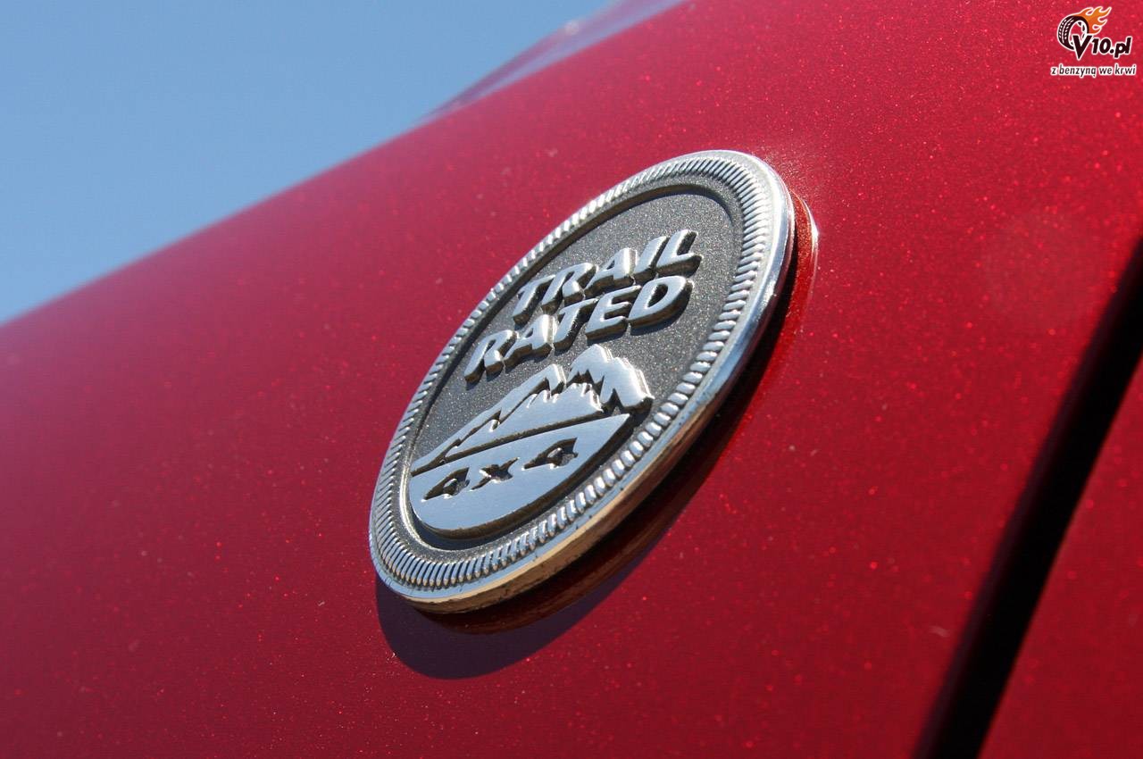 Jeep Grand Cherokee Overland model 2011