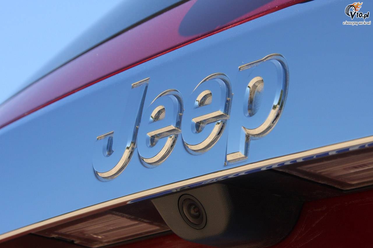 Jeep Grand Cherokee Overland model 2011