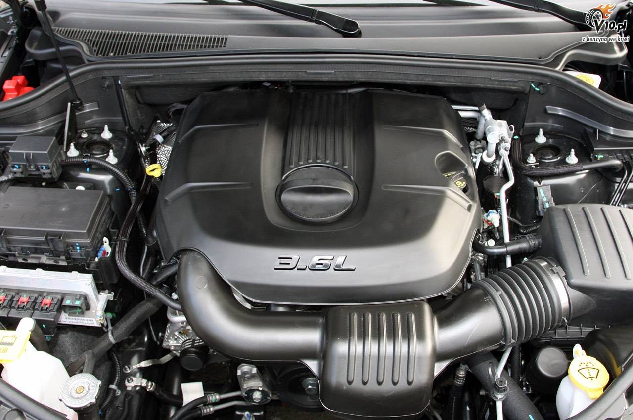 Jeep Grand Cherokee Overland model 2011
