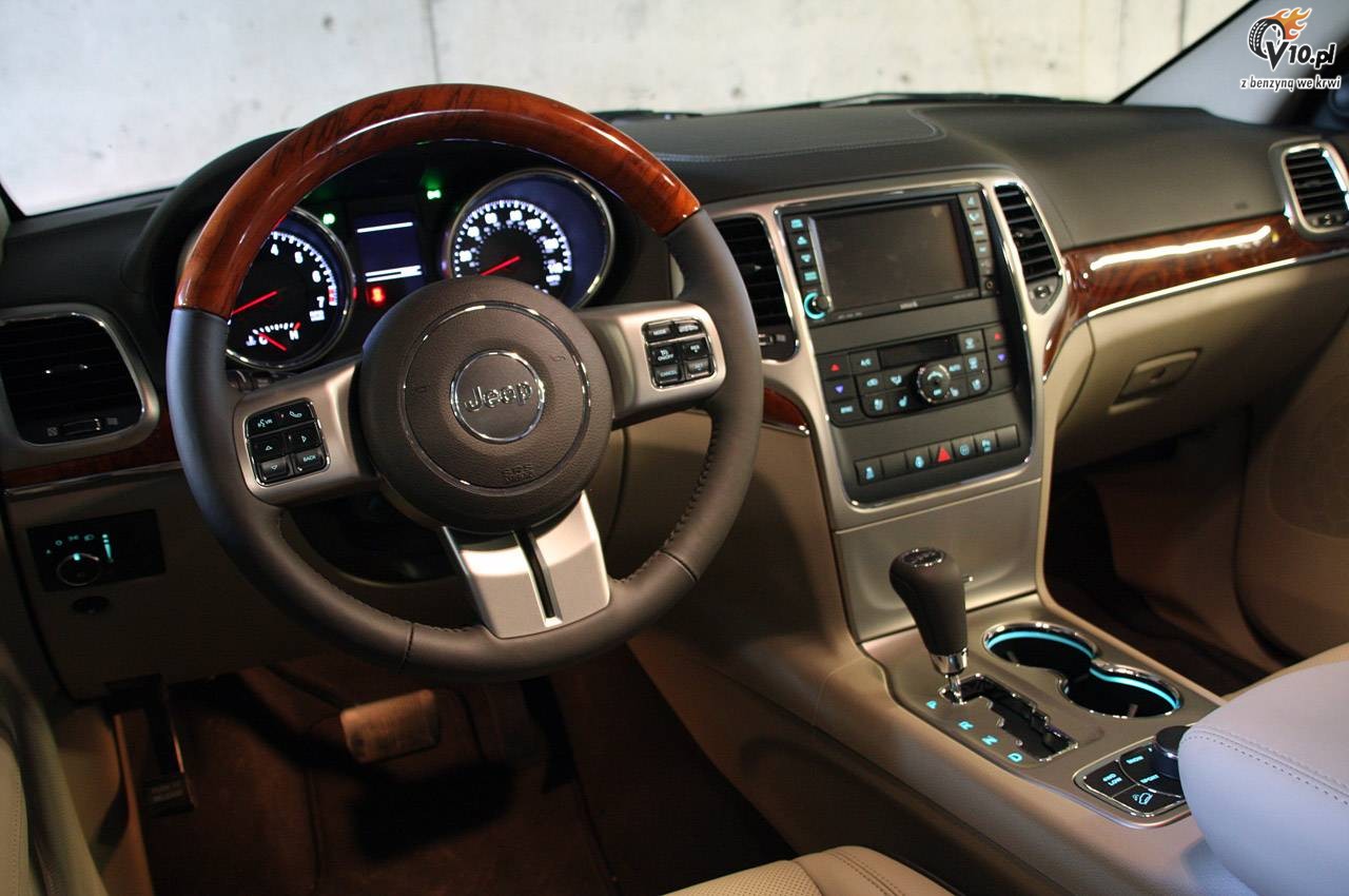 Jeep Grand Cherokee Overland model 2011