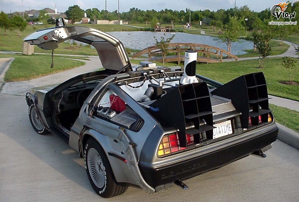 delorean_back_to_the_future.jpg