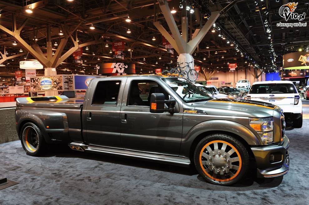 Ford F350 Super Duty Pit Boss
