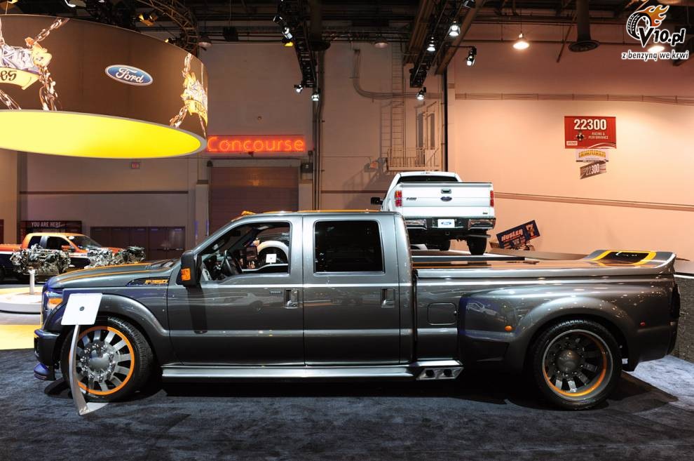 Ford F350 Super Duty Pit Boss