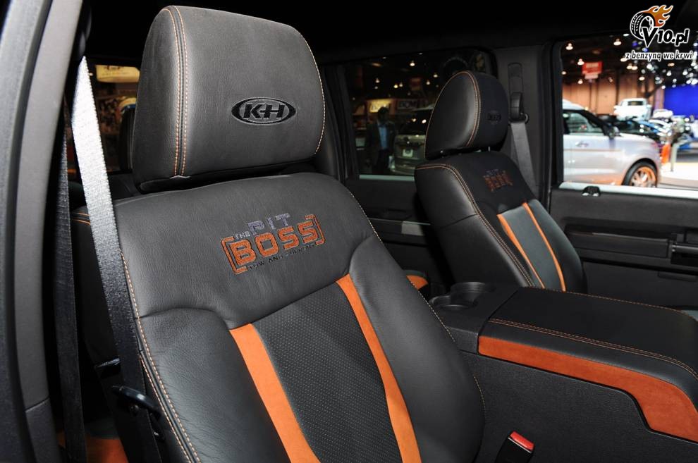 Ford F350 Super Duty Pit Boss