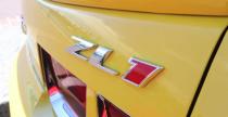 Shelby GT500 vs Chevy Camaro ZL1 - w miecie i na torze