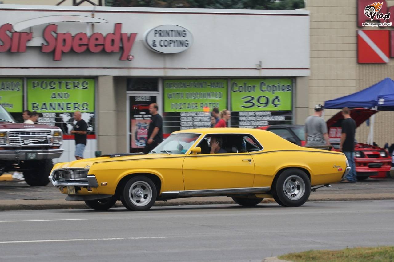 Muscle cars podczas Parady w Woodward 2010
