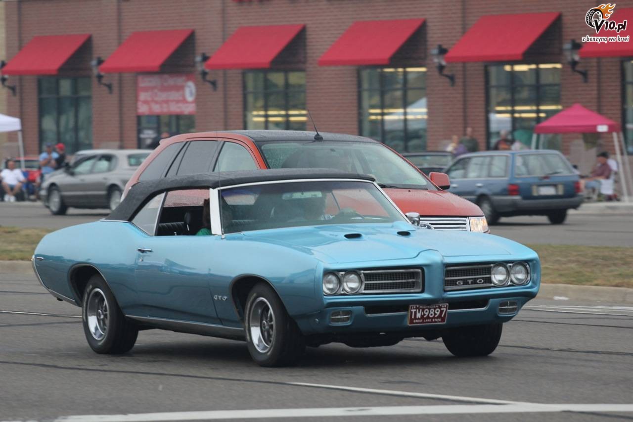 Muscle cars podczas Parady w Woodward 2010