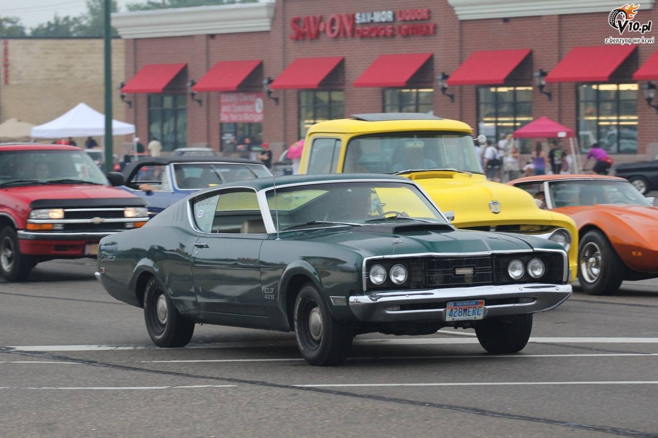 Muscle cars podczas Parady w Woodward 2010