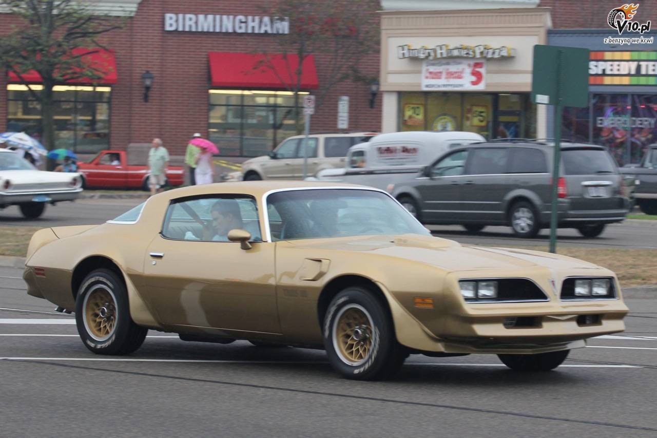 Muscle cars podczas Parady w Woodward 2010
