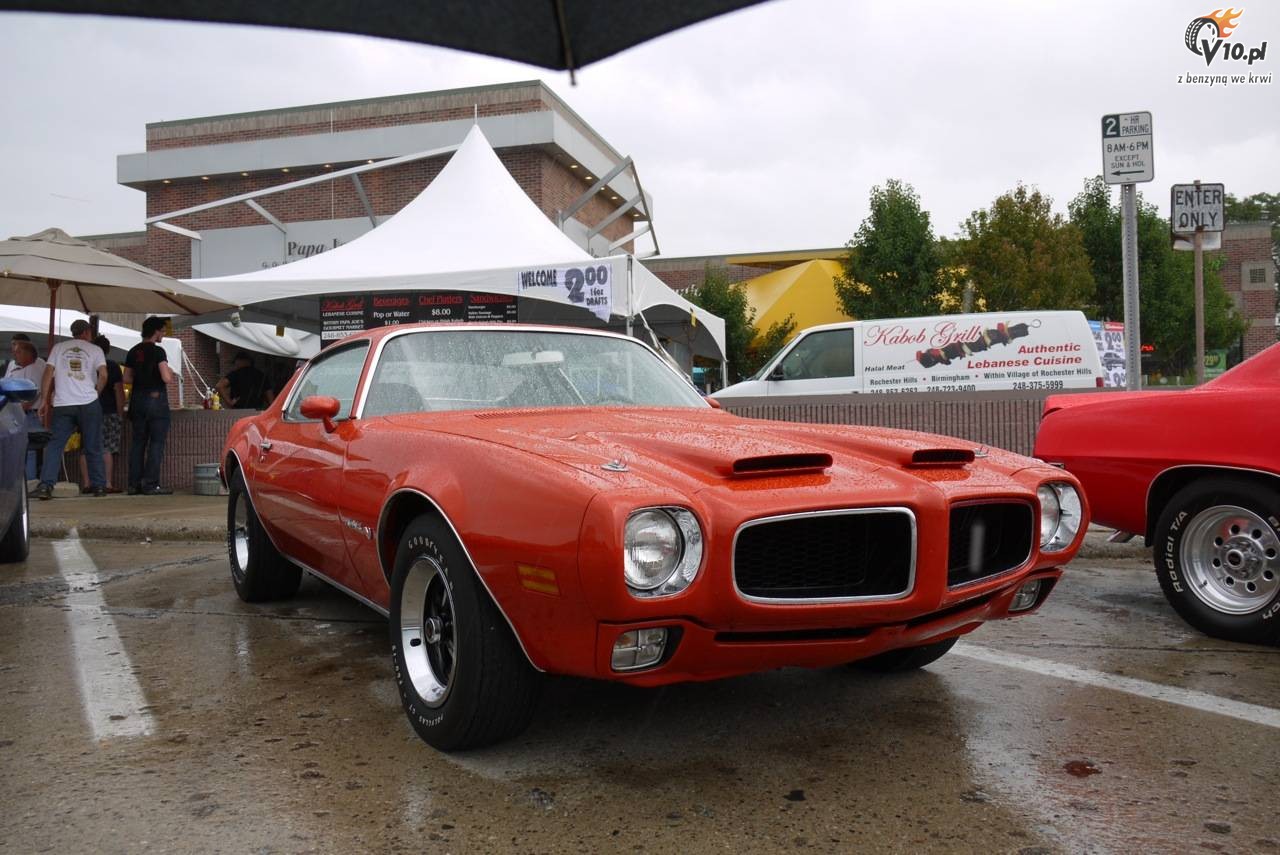 Muscle cars podczas Parady w Woodward 2010