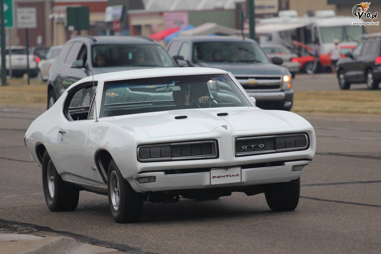 Muscle cars podczas Parady w Woodward 2010