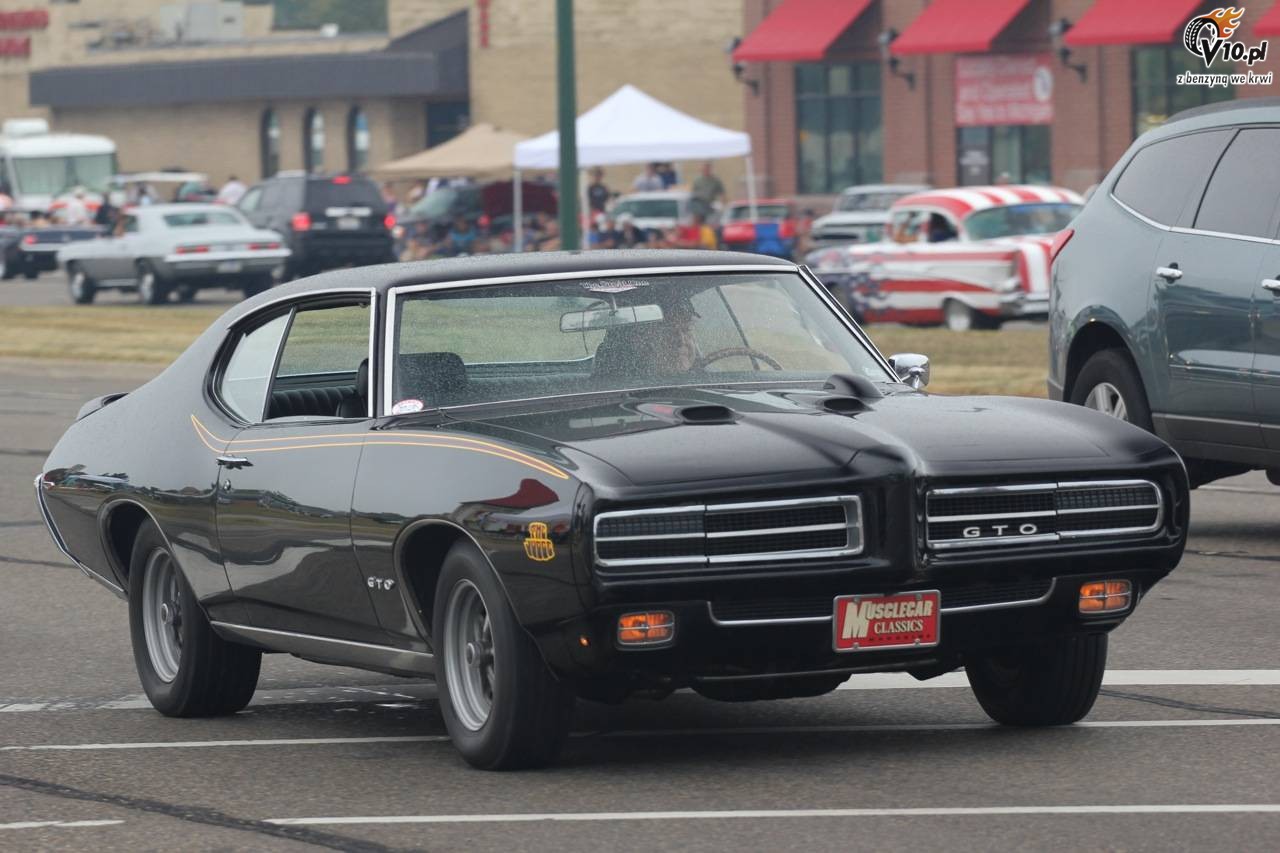 Muscle cars podczas Parady w Woodward 2010