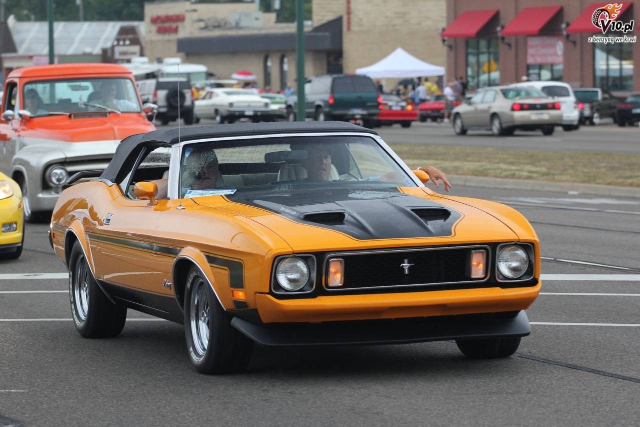 Muscle cars podczas Parady w Woodward 2010