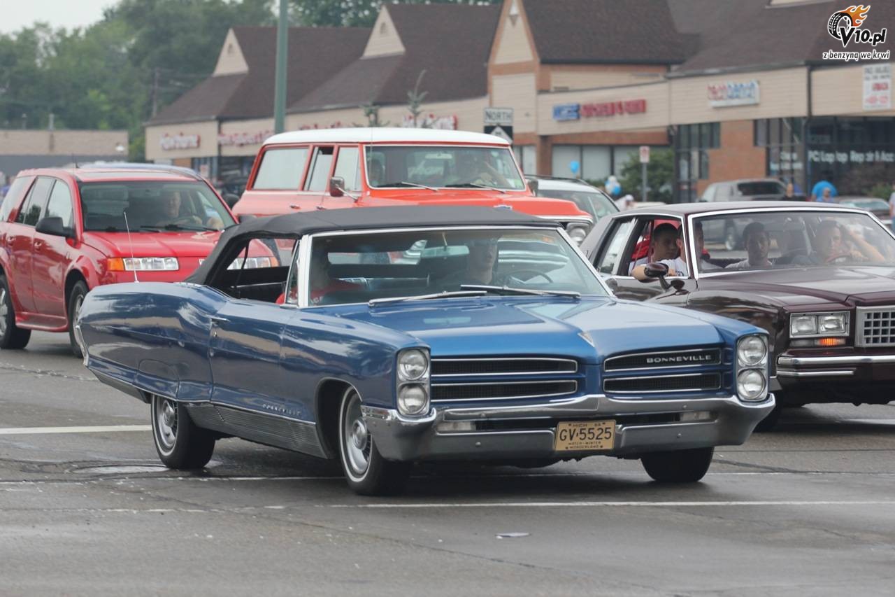 Muscle cars podczas Parady w Woodward 2010