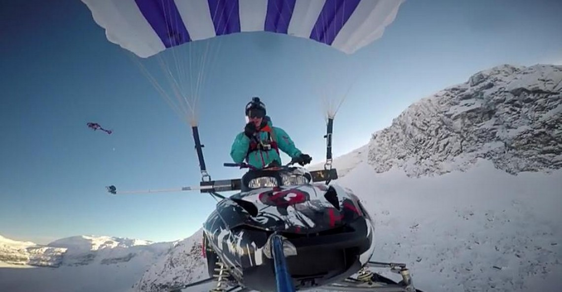 Lot skuterem śnieżnym