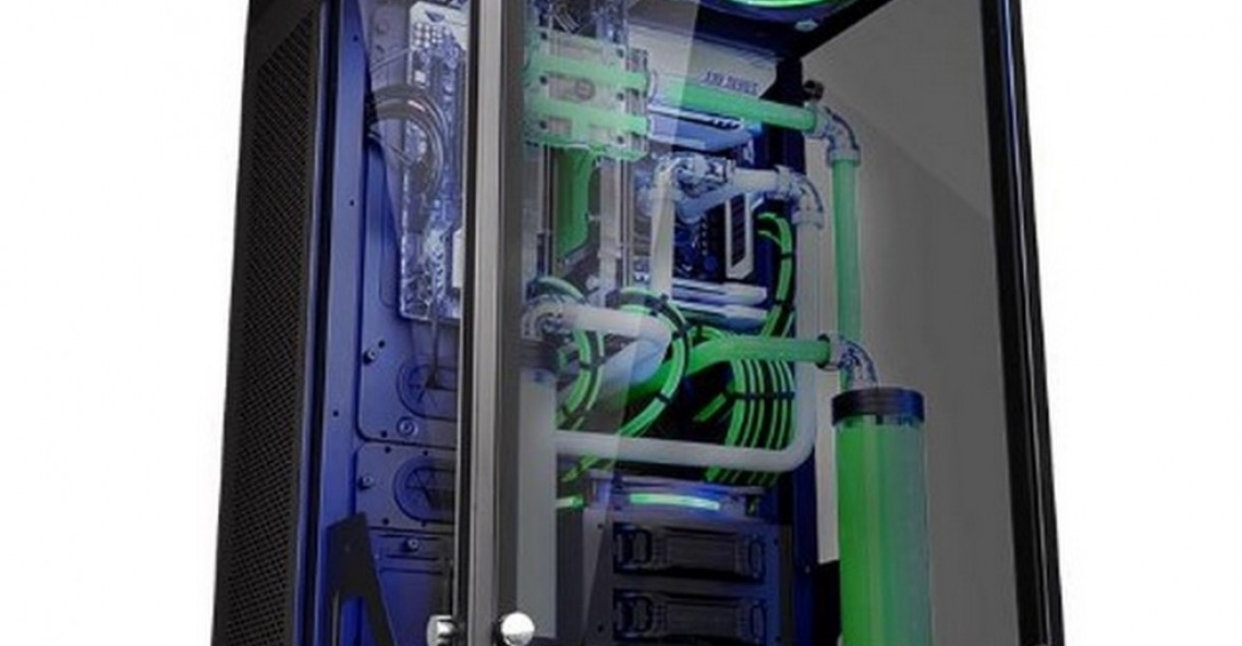 Thermaltake Tower 900