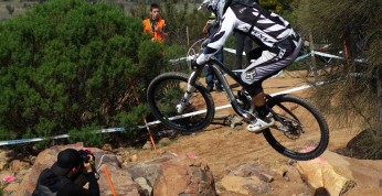 Miasteczko Valparaiso zmienione w arenę do downhillu