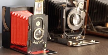 Jollylook - fotografia błyskawiczna z kartonowym aparatem