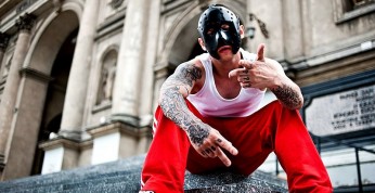 KaeN odsłania twarz w nowym teledysku