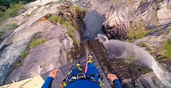 Szalony skok do wody z wysokości 60 metrów!