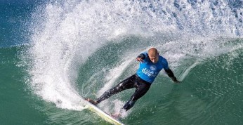 Mick Fanning walczył z rekinami podczas zawodów surfingowych