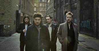 Mumford and Sons parodiują Blink 182 w nowym klipie