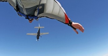 Wingsuit: Czterech skoczków przeleciało nad Nowym Jorkiem